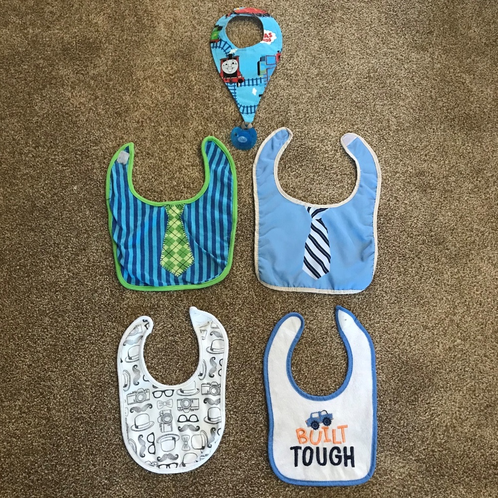 Bundle of 5 boy bibs